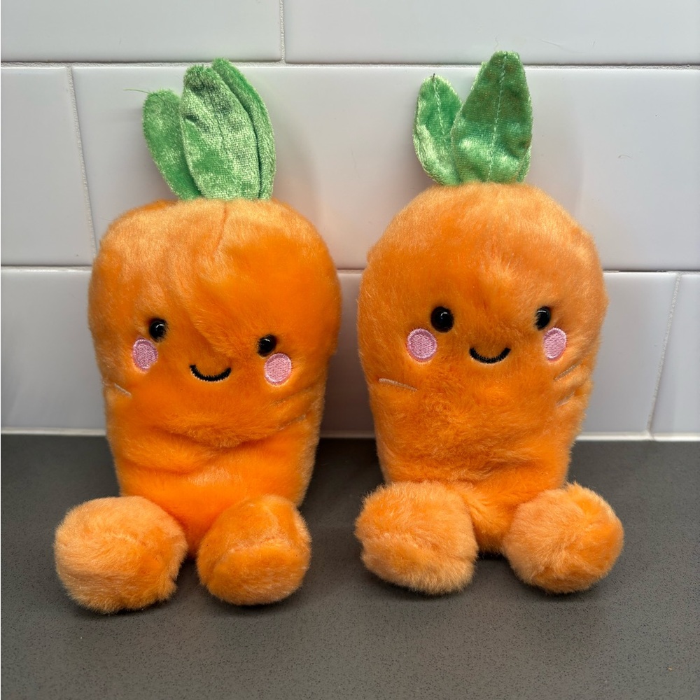 PalmPals Plush Carrots